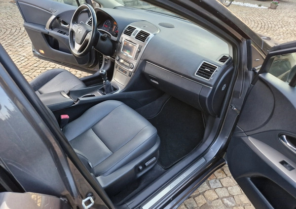 Toyota Avensis cena 41800 przebieg: 236900, rok produkcji 2012 z Płock małe 277